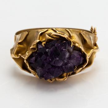 Reino Saastamoinen, An 18K gold and amethyst bracelet. Helsinki 1973.