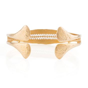 Tapio Wirkkala, a bangle, 18K gold.