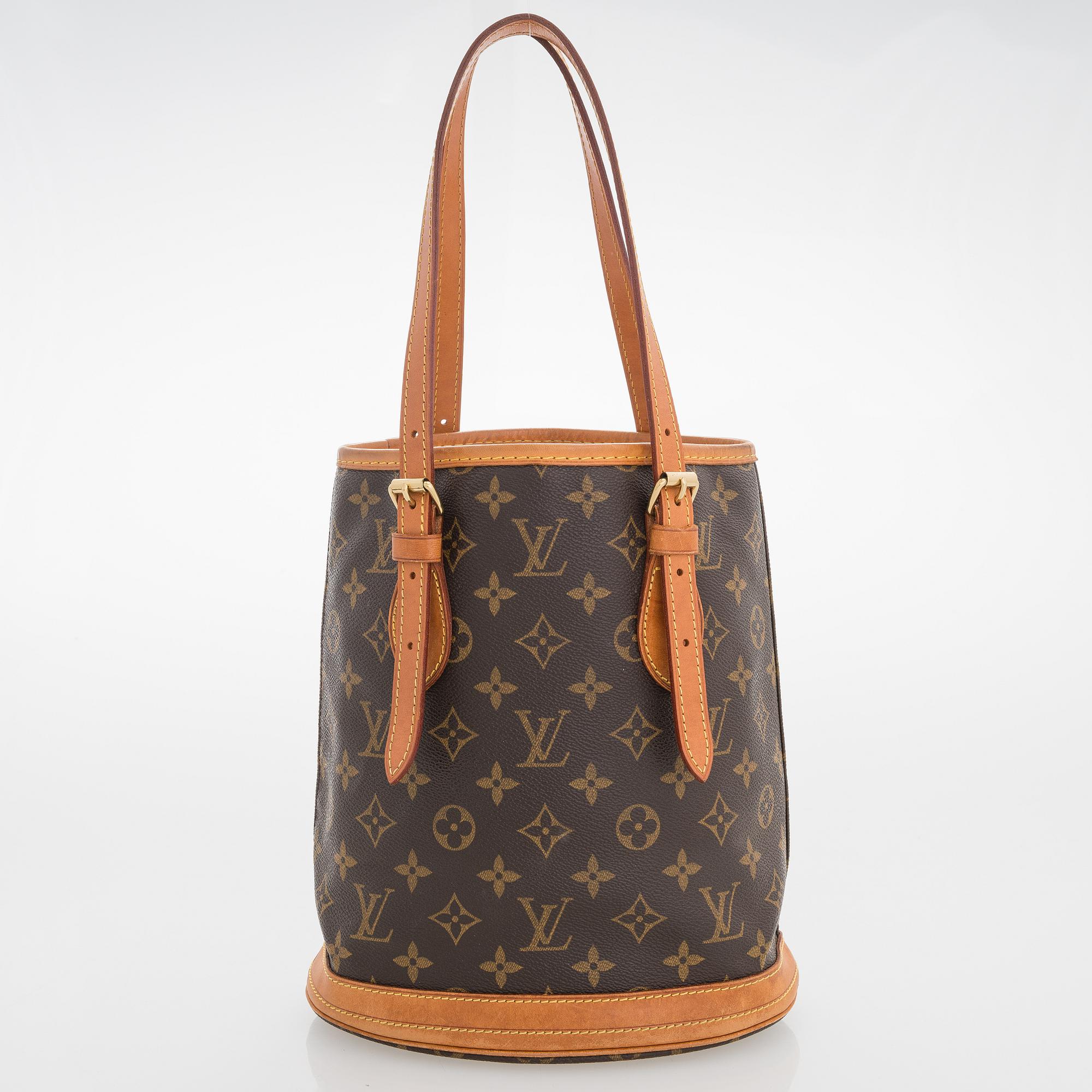 LOUIS VUITTON, Bucket PM bag.