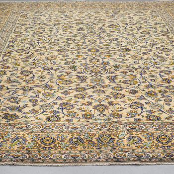 A CARPET, KASHAN, CA 408 X 297 CM.