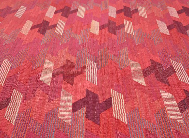 Barbro Nilsson, Matto, "Rödarp", flat weave, ca 298-299 x 185-188 cm, signed AB MMF BN.