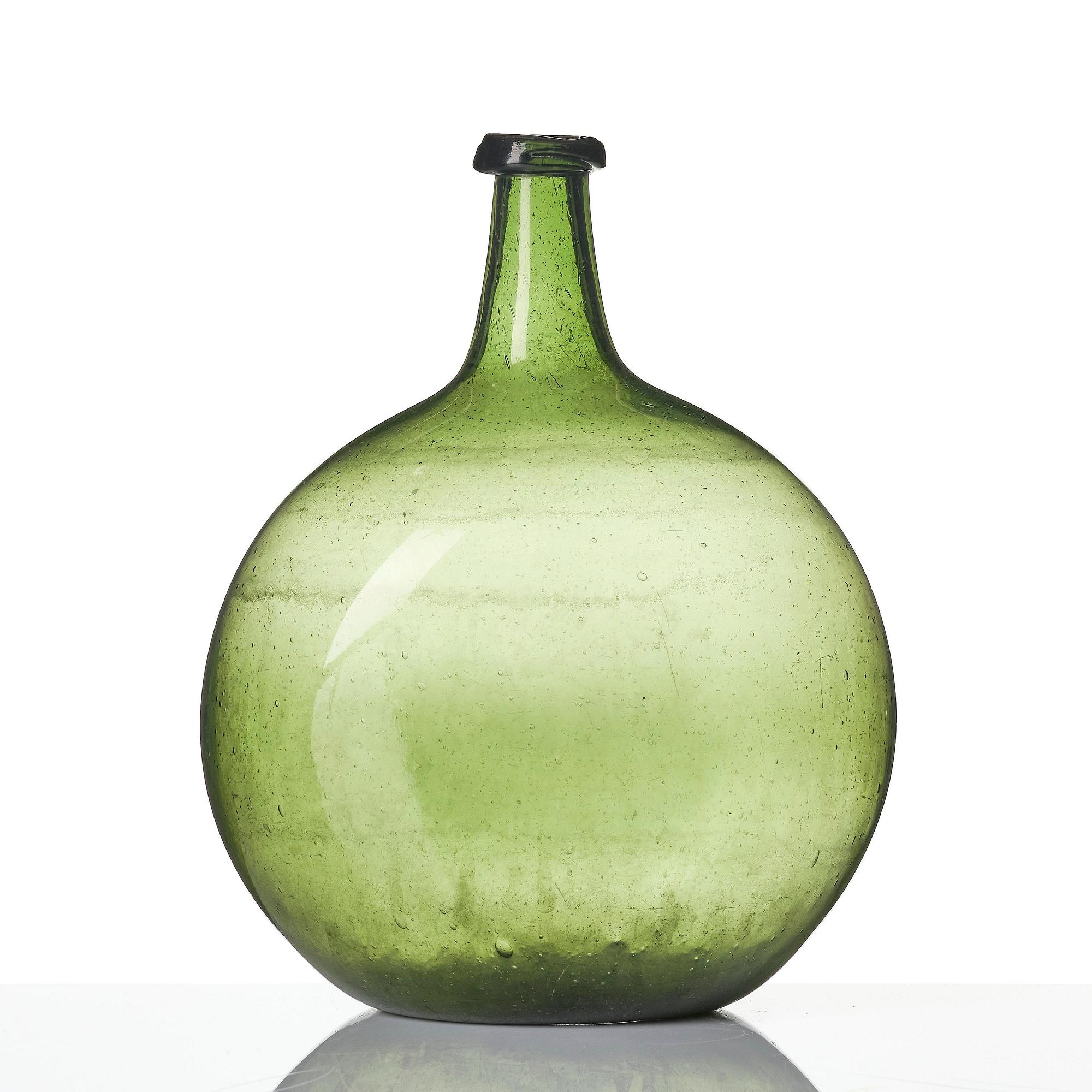 A Swedish glass bottle, 18th / early 19th century.