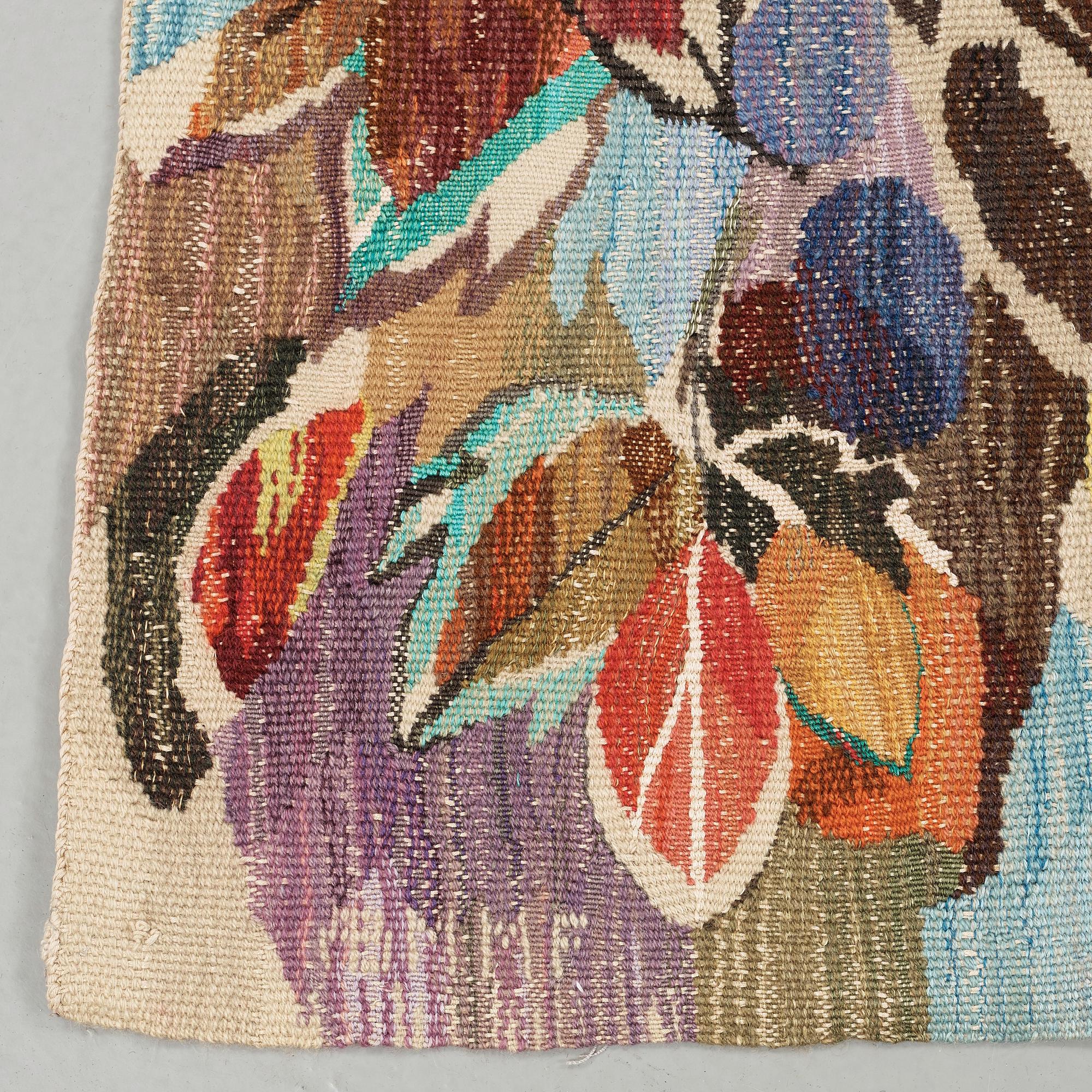 TAPESTRY. "Vindruvor". Tapestry variant. 117 x 194,5 cm. Signed AB MMF BS.