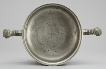 A Swedish pewter bowl. Makers mark by Gottlob F Bauman, Hudriksvall (1789-1826/31).