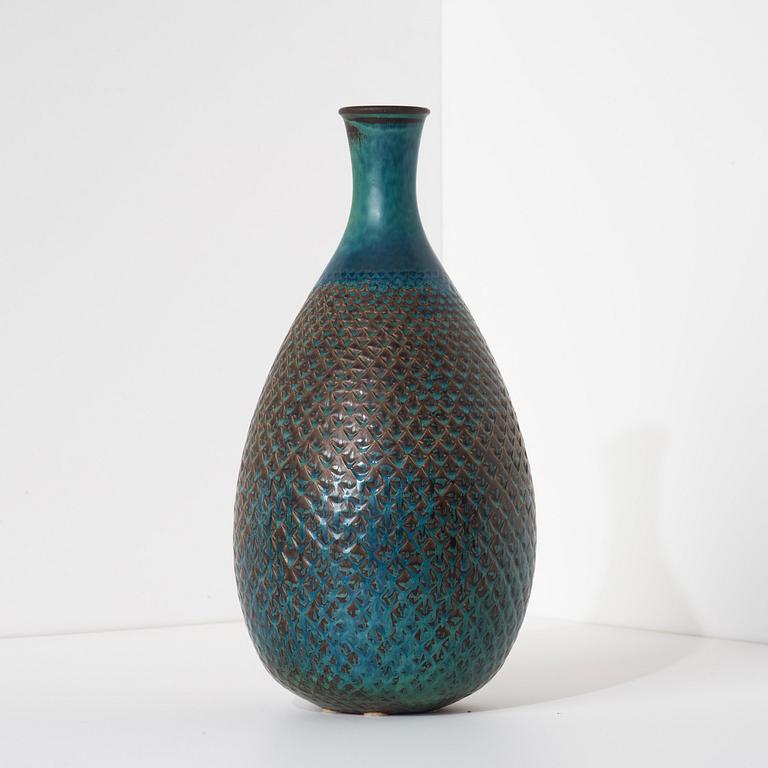 Stig Lindberg, a stoneware vase, Gustavsberg studio 1958-59.