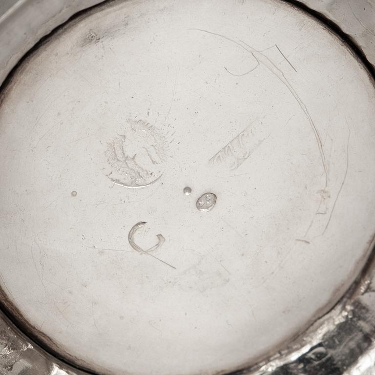 BÄGARE, silver, Johan Hedman, Södertälje. 1761. Vikt c:a 60 g.
