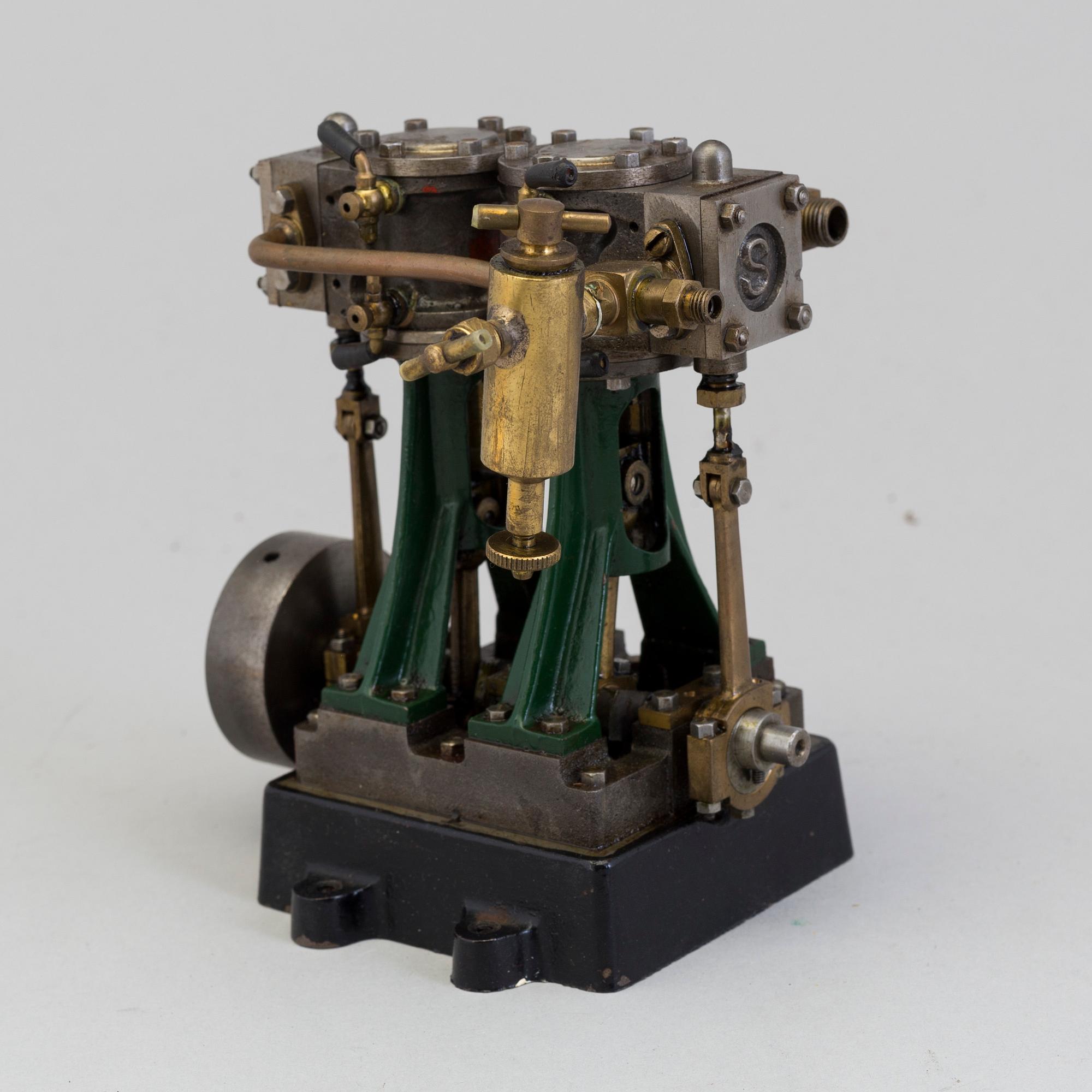 Two cylinder steam engine to a ship model, second half of the 20th century.