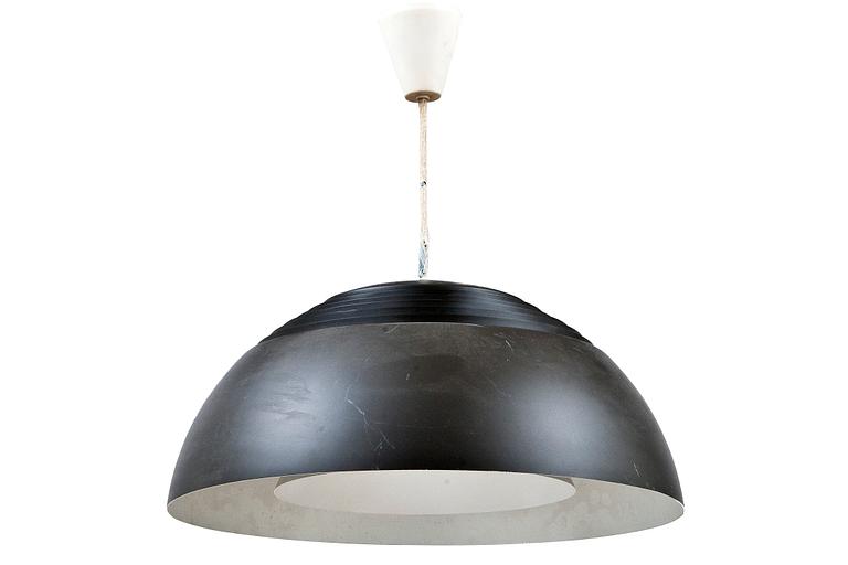 Arne Jacobsen, PENDANT LAMP.