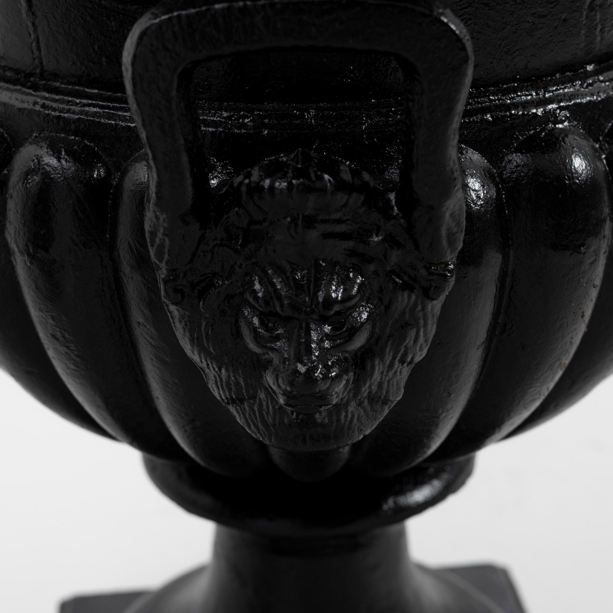Garden urns, a pair, 20th century.