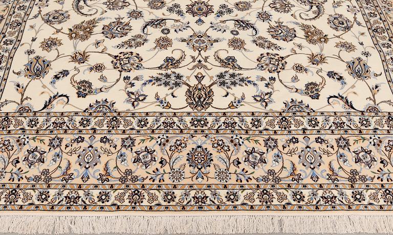 A part silk Nain carpet, so-called 6LAA, approx. 308 x 254 cm.