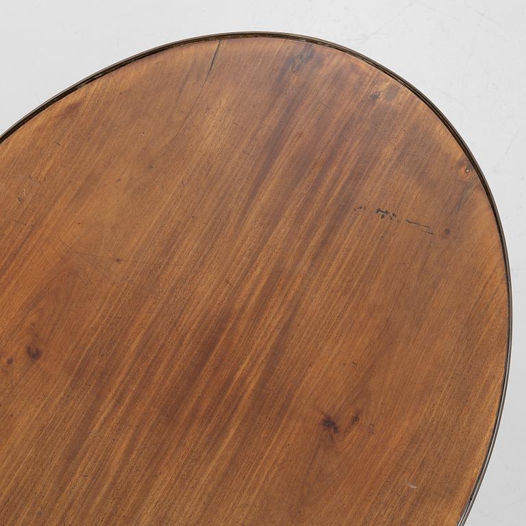 A Gustavian style table, early 20th Century.