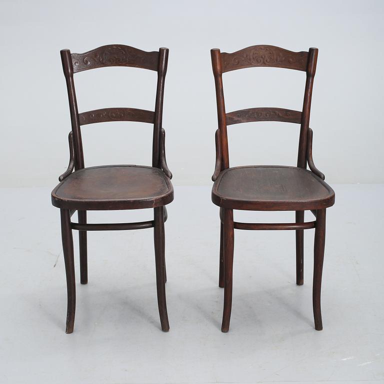 STOLAR, ett par snarlika, Thonet, 1900-talets första kvartal.