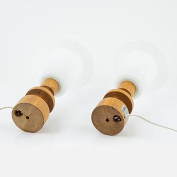 Uno & Östen Kristiansson, a pair of pine 'Flens' table lights, Luxus, Vittsjö.