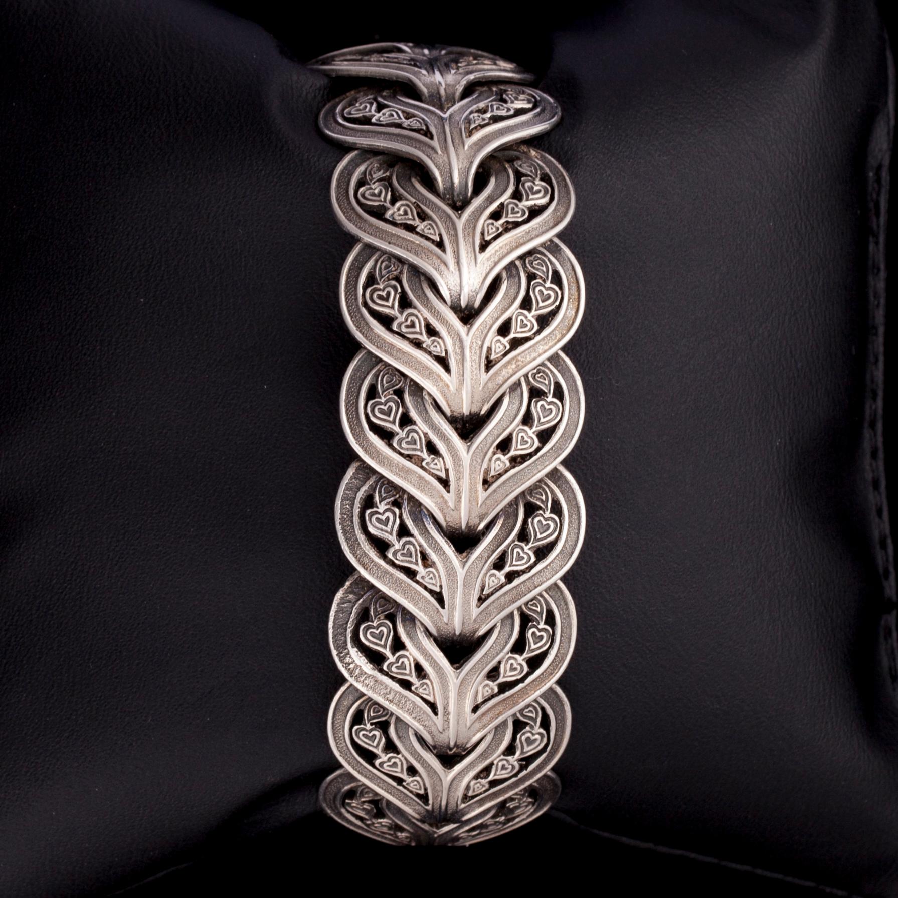 ARMBAND, 813 silver. Helsingfors. Vikt ca 34 g.