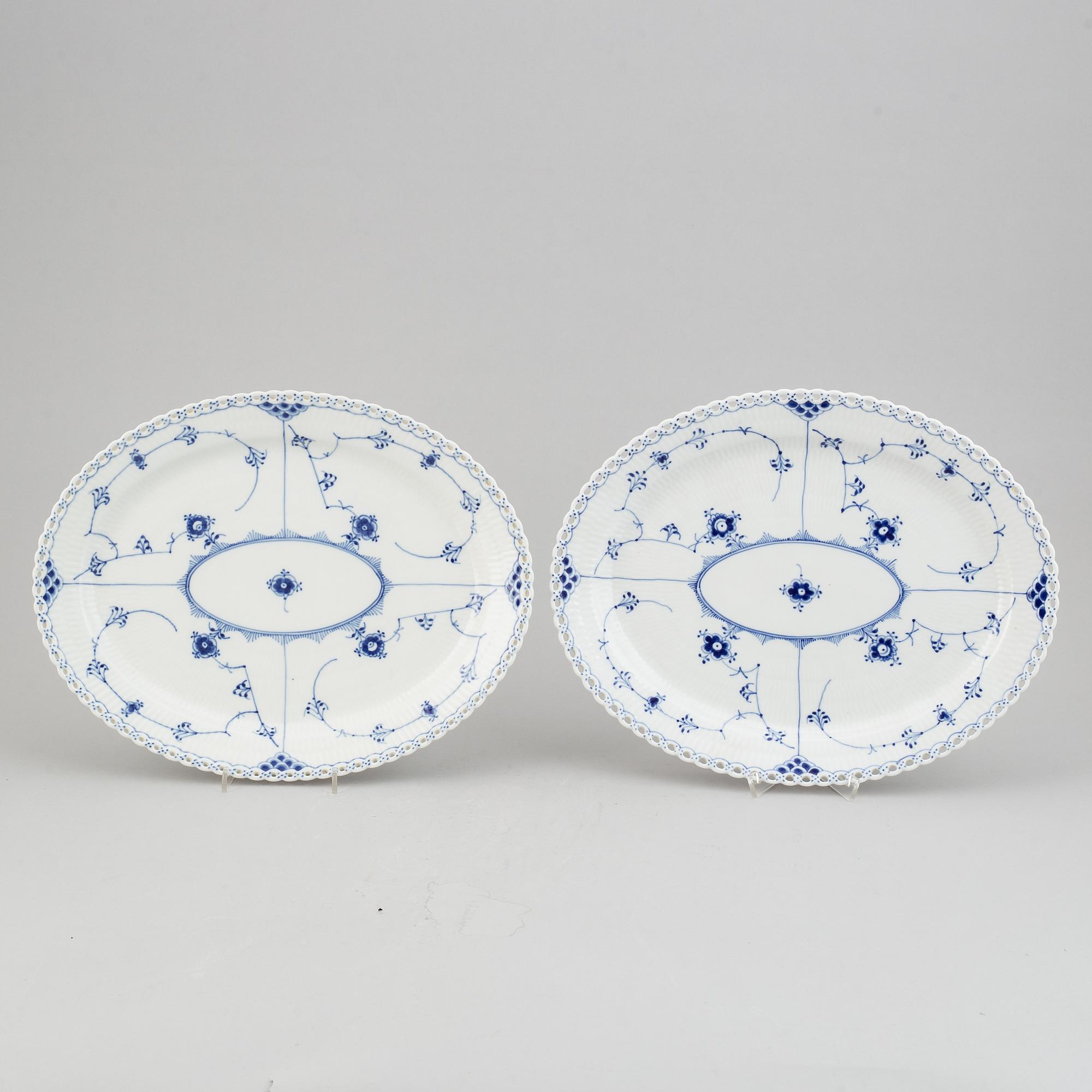 Two full lace oval platters, "Musselmalet" from Royal Copenhagen,