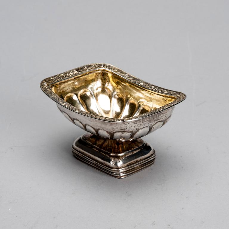 SALTKAR, silver, Carl Adolf Ceipel, St. Petersburg 1820-1830. Vikt 73,7 g.