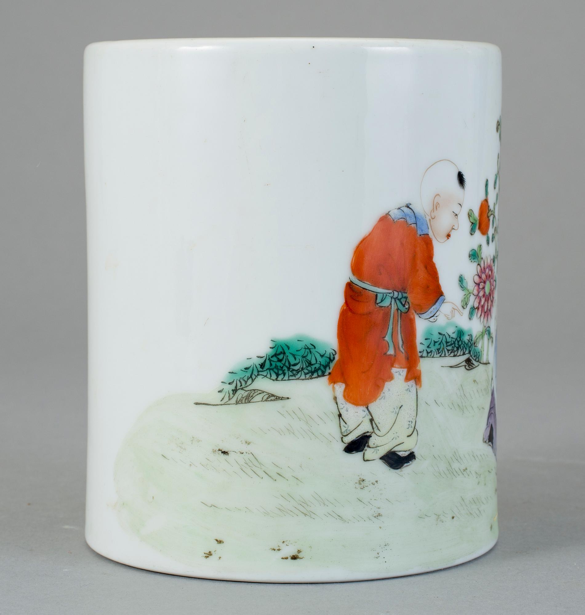 PENSELSTÄLL, porslin, Kina, 1900-tal.