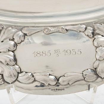 Presenterfat, silver, barockstil, Silvervarufabriken J Grönroos, Kristianstad 1935.