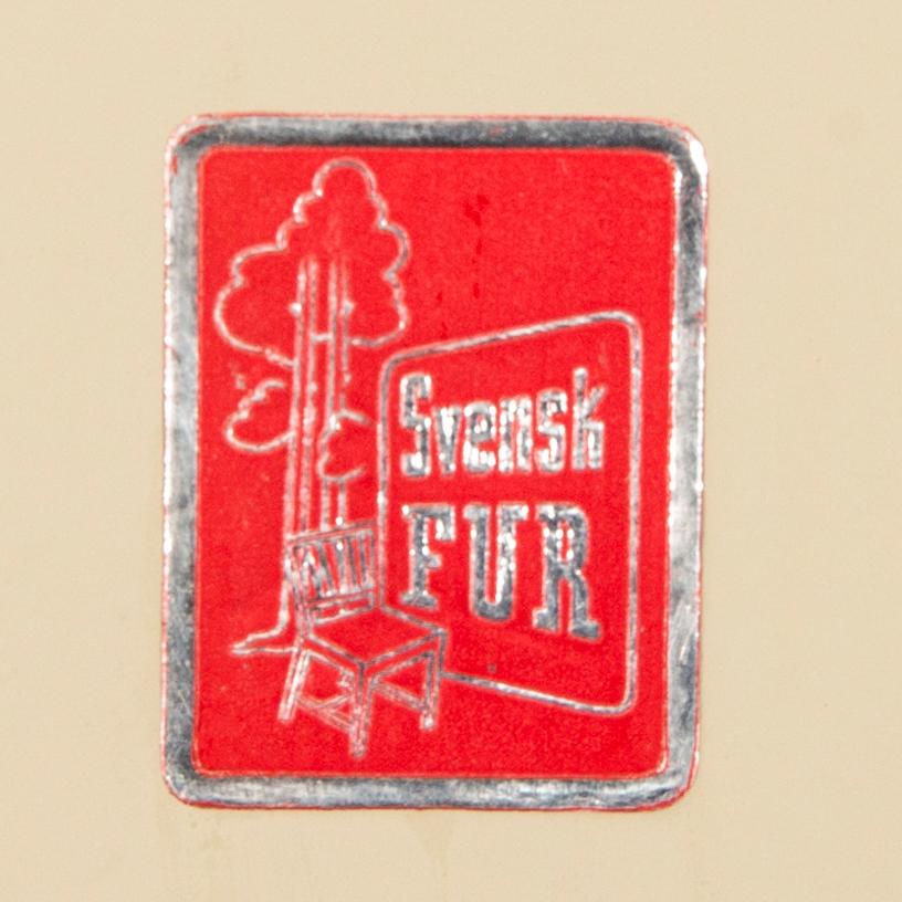 Skåp Svensk Fur 1900-talets mitt.