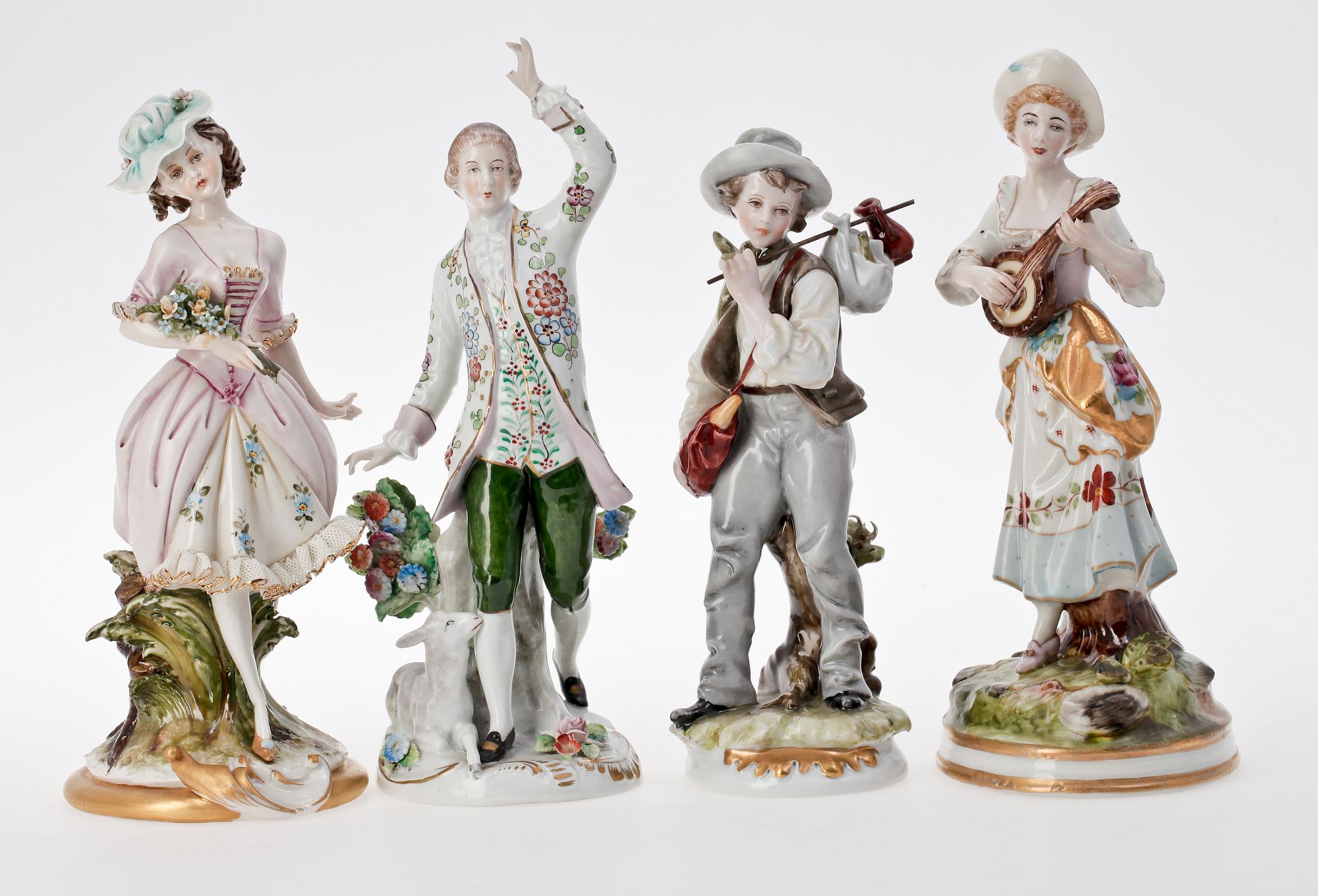 FIGURINER, 4 st, porslin, Neapelliknande märke, 1900-tal.