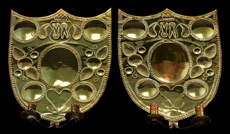 LJUSPLÅTAR, mässing, barockstil, omkring sekelskiftet 1800/1900.