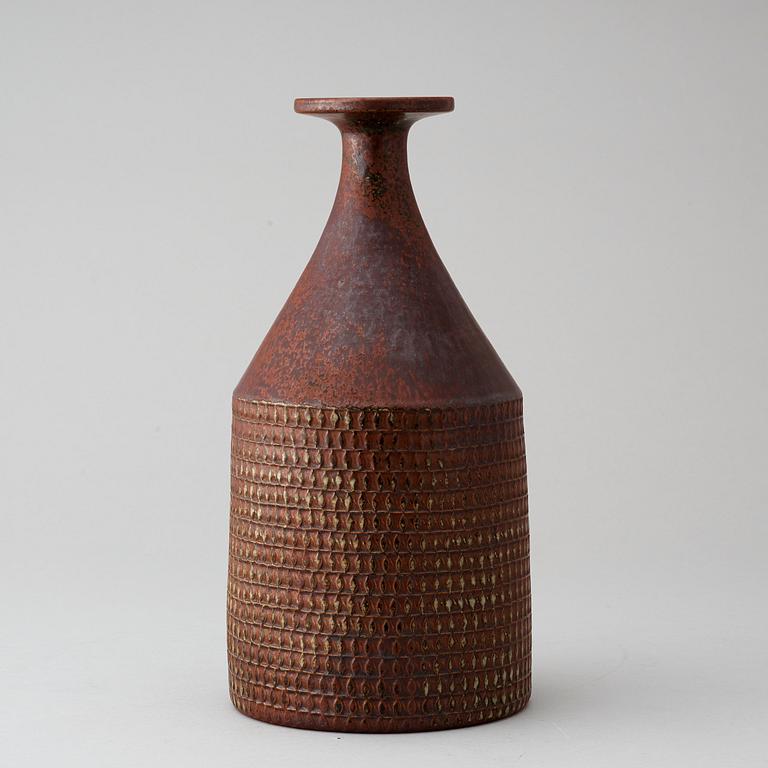 A Stig Lindberg stoneware vase, Gustavsberg Studio 1967.