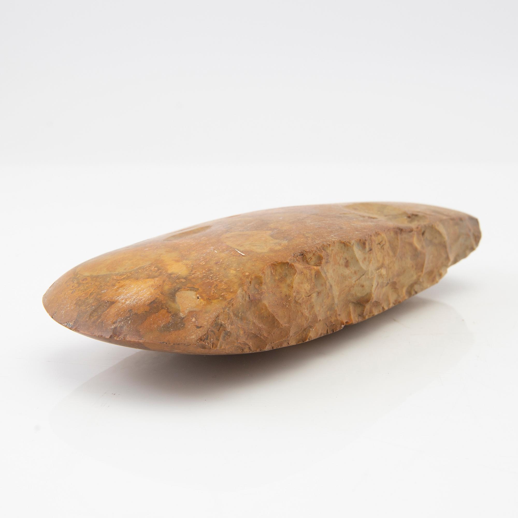 Flintyxor tre stycken, neolitikum.