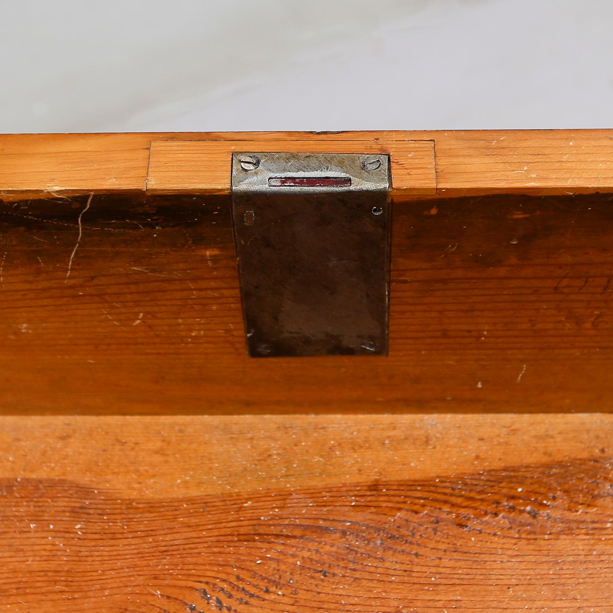 BYRÅ, gustaviansk stil, 1800-talets andra hälft.