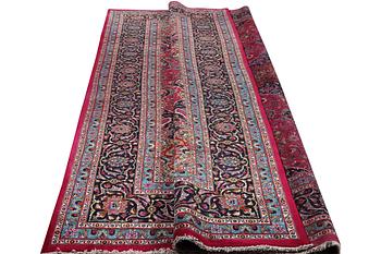 A carpet, Kashan, ca 390 x 300 cm.