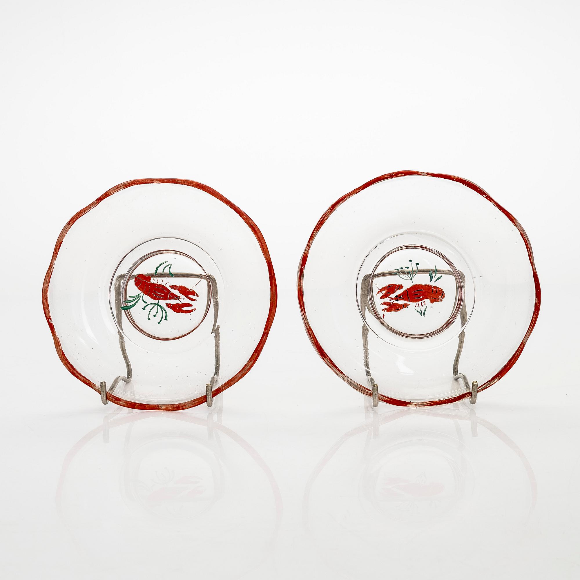 Lautasia, 23 kpl, lasia, rapukoristelu, Helsingin Purjehdusseuran HSS ravintolasta, 1930-40-luku.