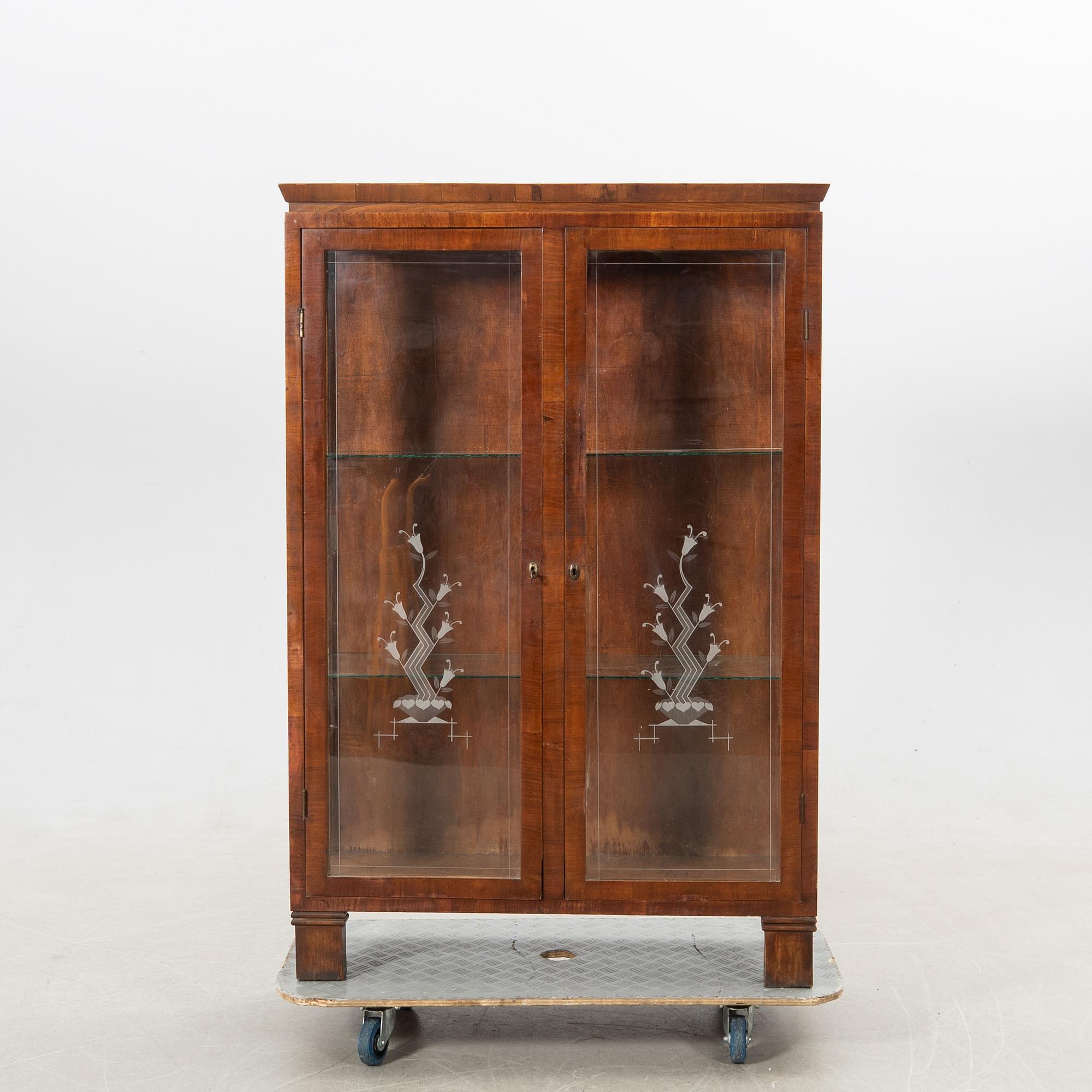 Display cabinet, Art Deco, first half of the 20th century.