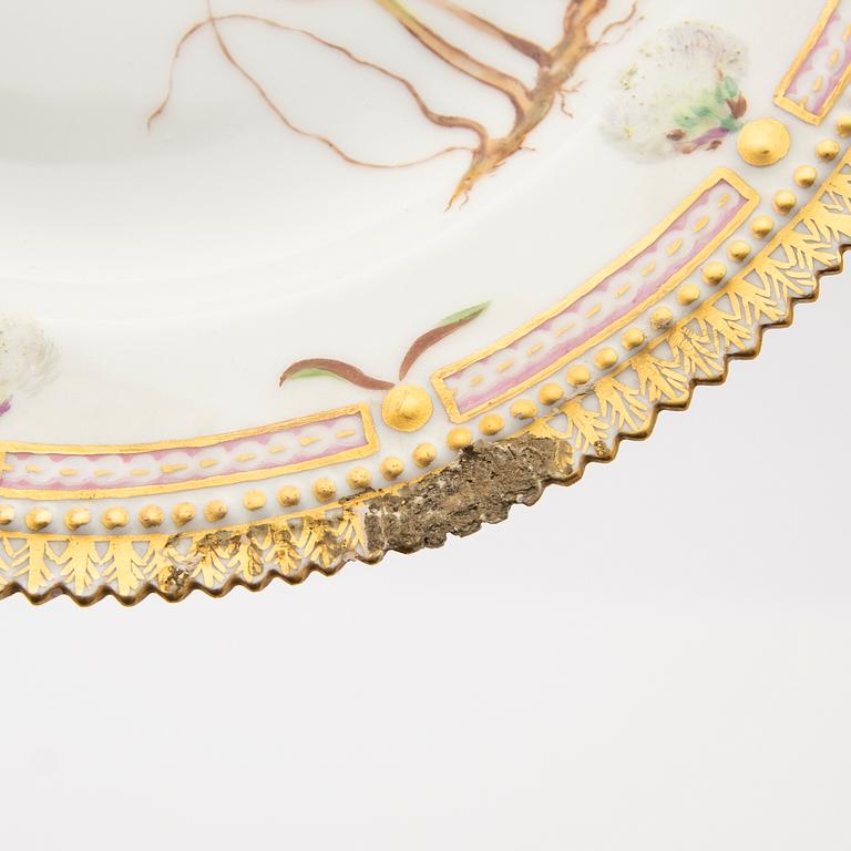 Royal Copenhagen, Plates, six pieces, (Hausmålerai), 1950s.