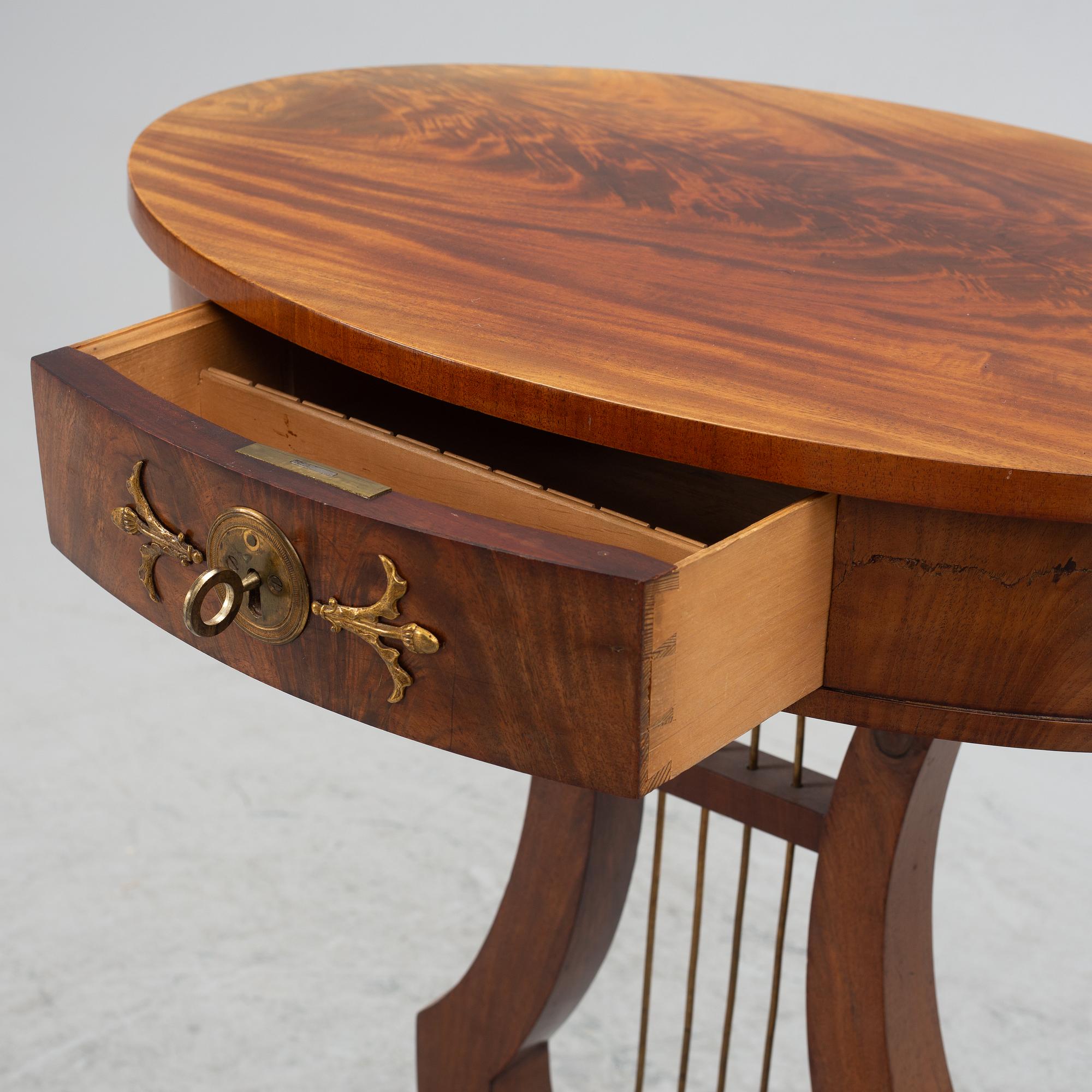 A sewing table, Karl Johan, first half of the 19th century.