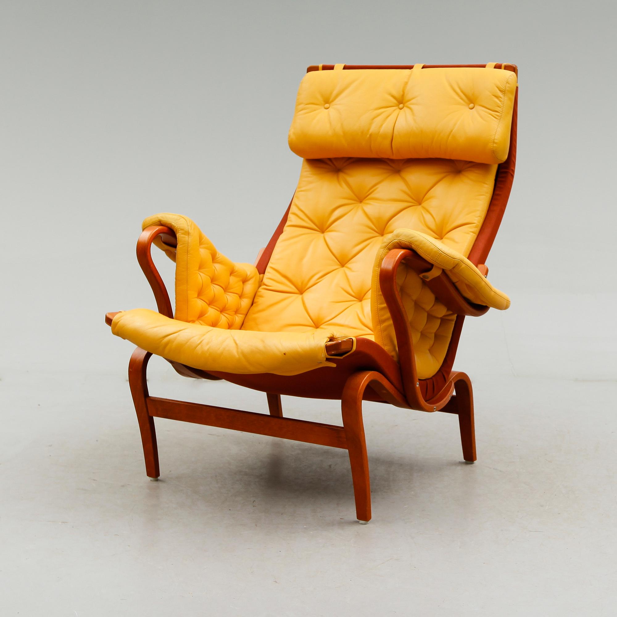 FÅTÖLJ, "Pernilla", Bruno Mathsson, 1900-talets andra hälft.