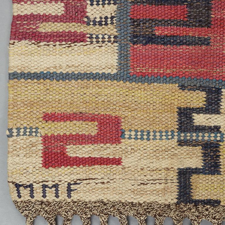 Märta Måås-Fjetterström, matto, "Röda Esset", flat weave, ca 203-207,5 x 148-149 cm, signed MMF.