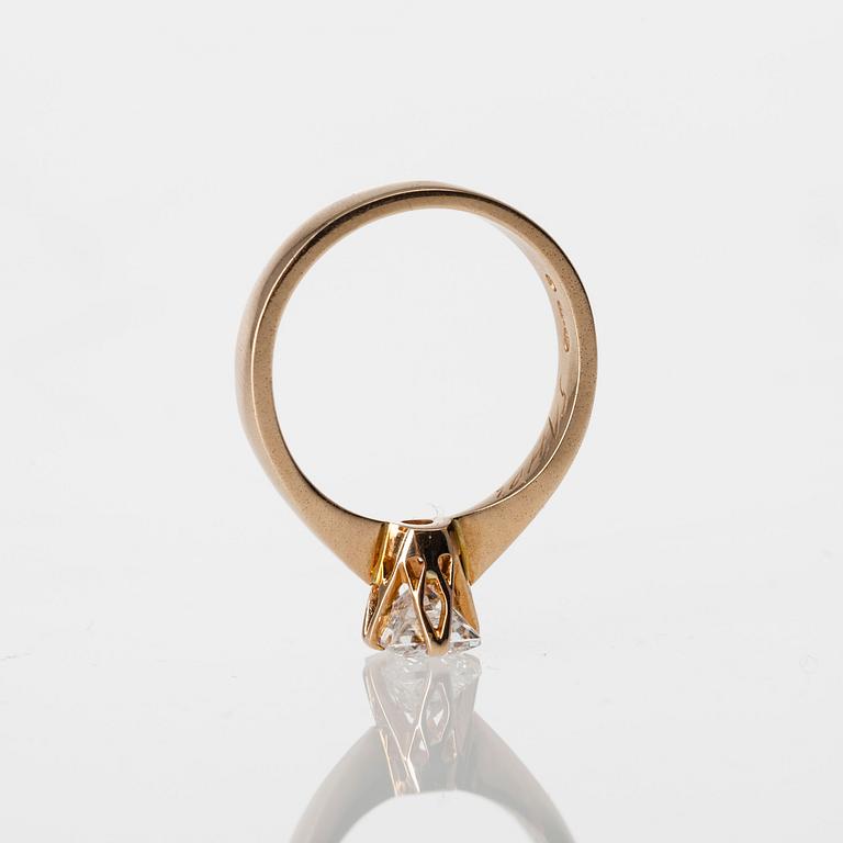 RING, 14K guld, diamant 1,01 ct H / VS1 enligt intyg. Vikt ca 3,9 g.