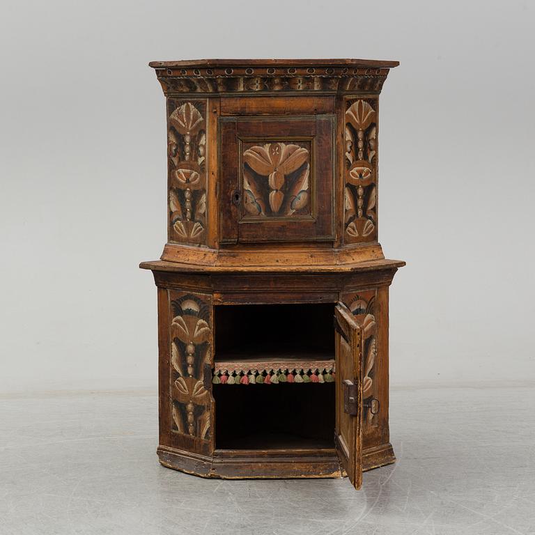 HÖRNSKÅP, allmoge, Dalarna, 1799.