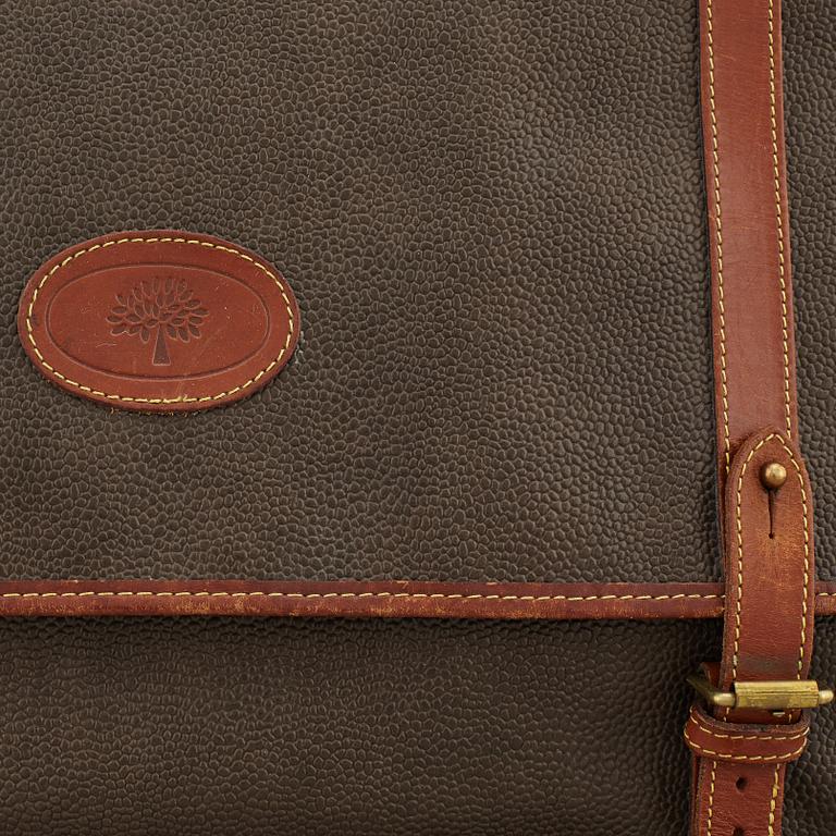 MULBERRY, a Scotch grain briefcase.