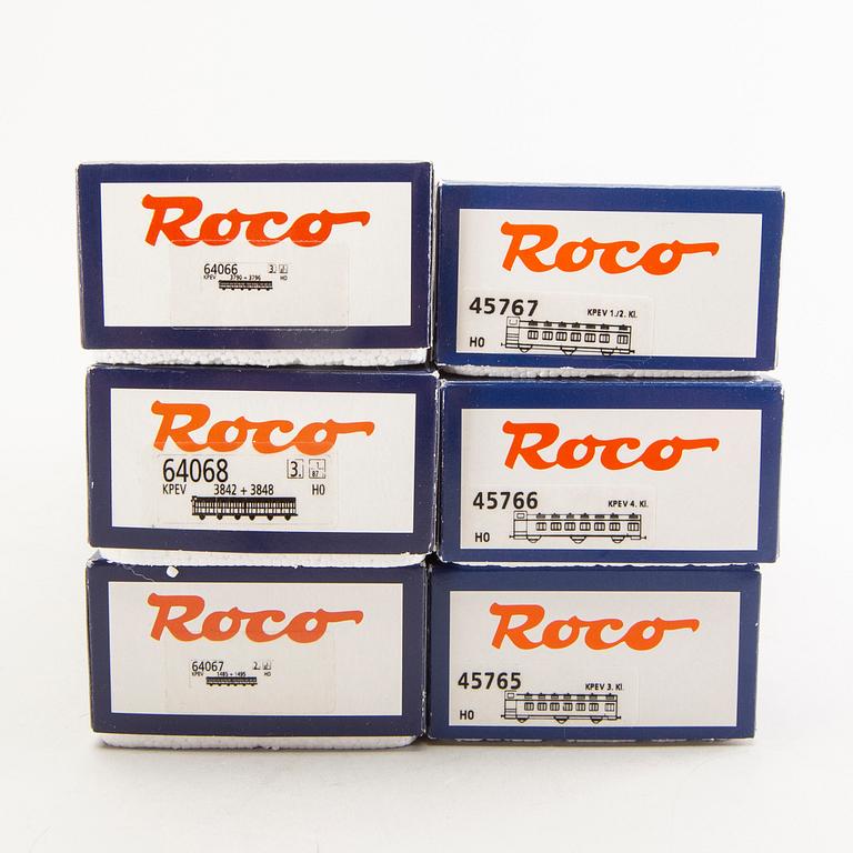 1 Roco trainset 61410, 2 wagon sets and 20 wagons.