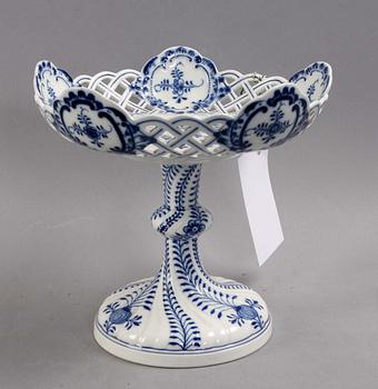 GALLERSKÅL PÅ FOT, porslin. Meissen.