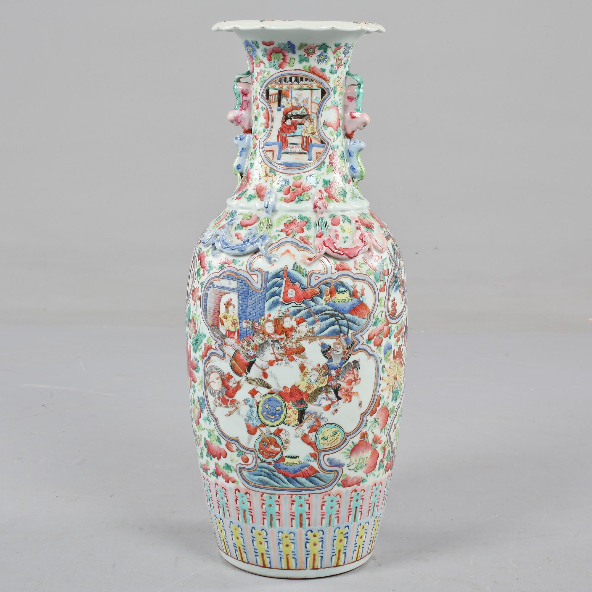 GOLVVAS, porslin, Kina, 1900-tal.