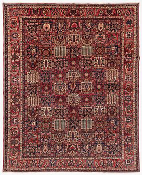 Carpet, Bakhtiari, approx. 380 x 305 cm.