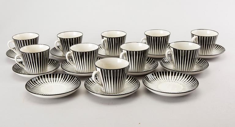 EUGEN TROST, 10 koppar med 12 fat, flintgods, "Zebra", Gefle, 1955-1967.
