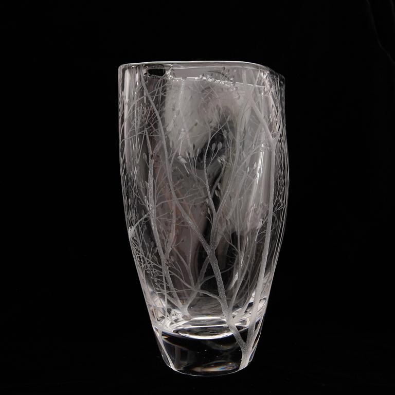 VAS, glas, Vicke Lindstrand, Kosta, numrerad 46661 och signerad.