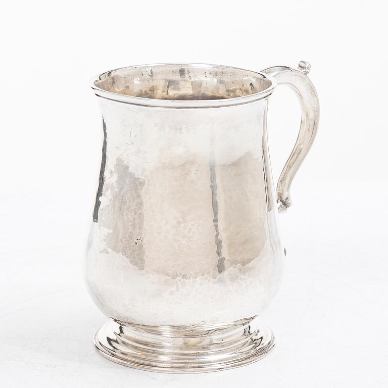 William & Robert Peaston, mugg, silver, England, London 1762.