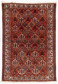 Rug, Bakhtiari, ca 310 x 210 cm.