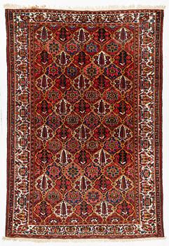 Rug, Bakhtiari, ca 310 x 210 cm.