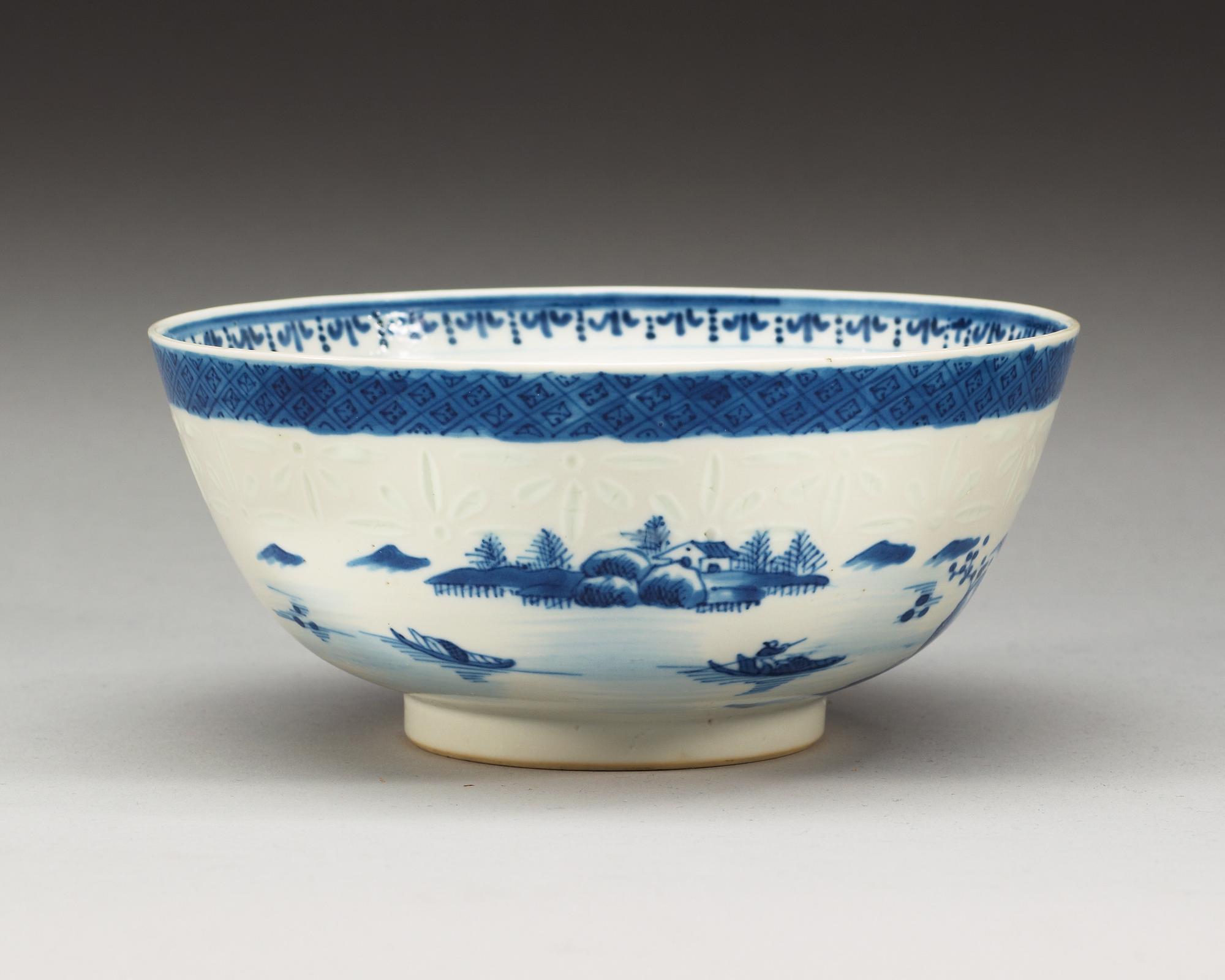 A blue and white bowl, Qing dynasty, 19th Century with Qianlong seal mark.