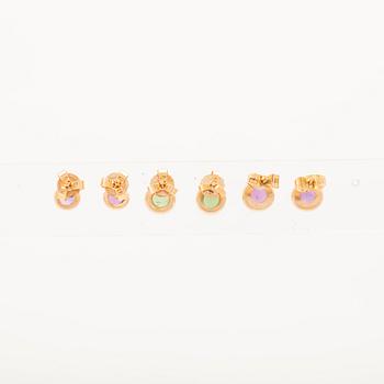 Örhängen 3 par 18K guld samt cabochonslipade färgstenar.