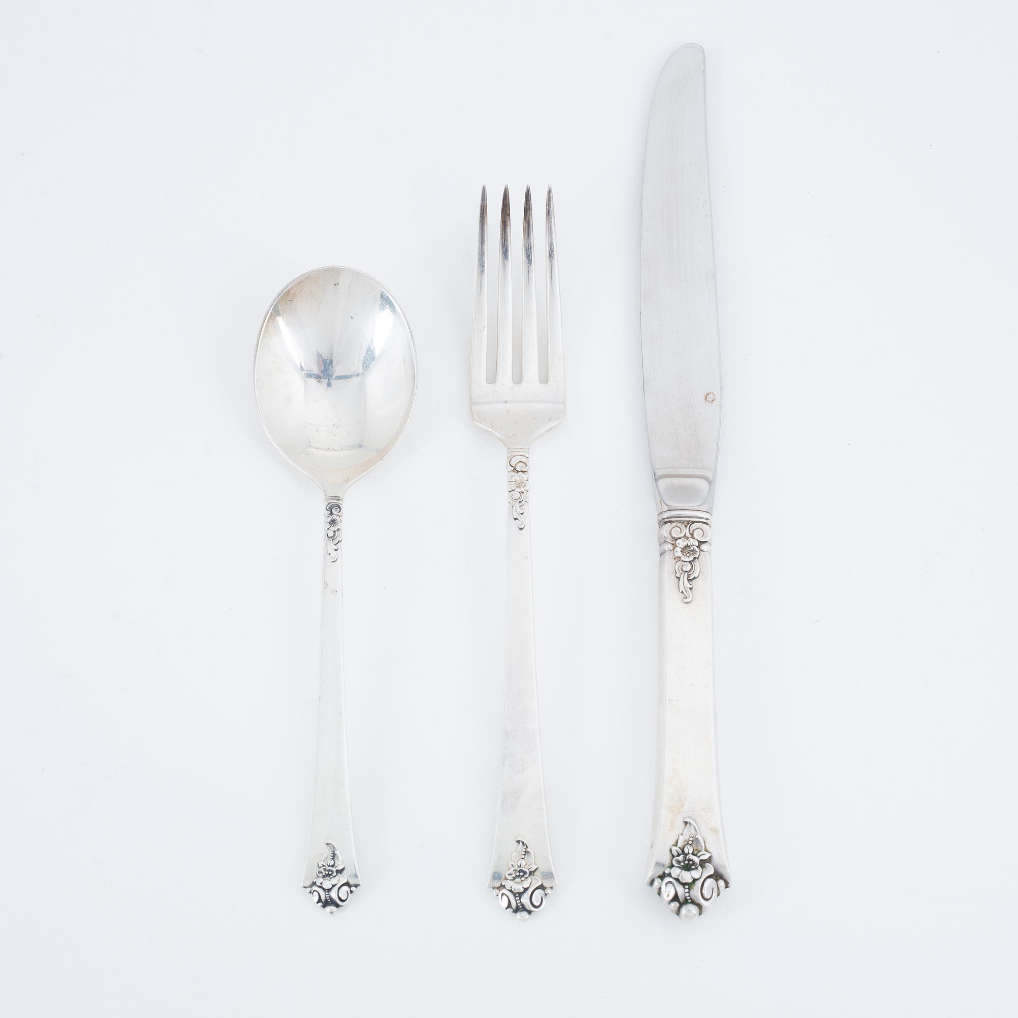 Royal crest silverware top